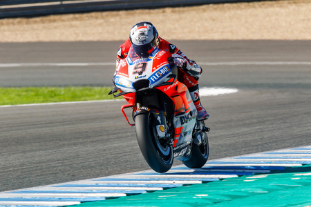 Danilo Petrucci se impone el primer día de test de MotoGP en Jerez y Jorge Lorenzo causa sensación