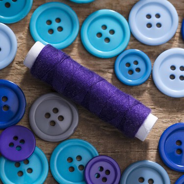 No se me había ocurrido reutilizar los botones que acumulo en la caja de costura hasta que he visto estas ideas deco tan originales