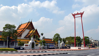 Guía de templos de Bangkok: Wat Suthat y el columpio gigante
