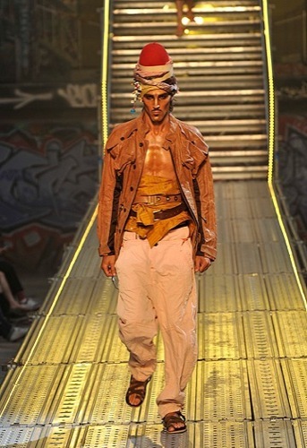 John Galliano, Primavera-Verano 2010 en la Semana de la Moda de París