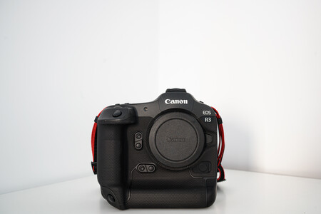 Canon EOS R3, análisis: la primera cámara sin espejo que enfoca exactamente donde tú miras