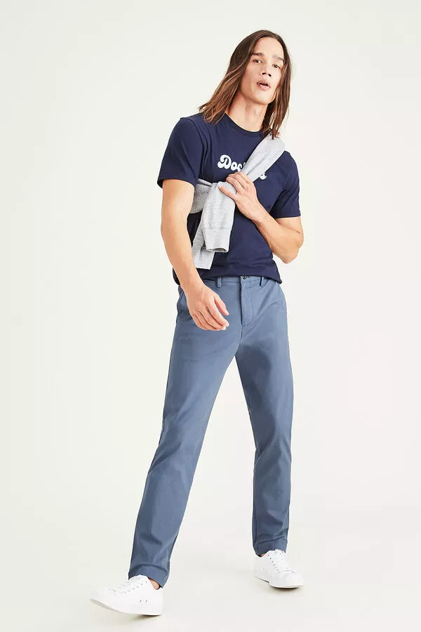 Chino slim en tono azul claro