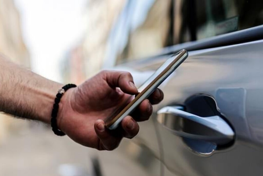 Abrir el coche con tu Samsung de gama alta será posible: los S21 empiezan a activar la función