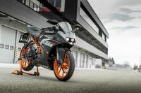 KTM RC 390, del circuito a la carretera
