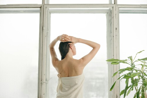 Si quieres evitar el moho en el baño no tienes que hacer esto después de ducharte. La mayoría hace lo contrario