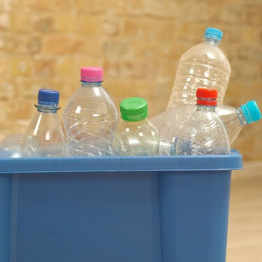 Antes de desecharlas: 3 ideas para reutilizar botellas PET y aprovecharlas al máximo 