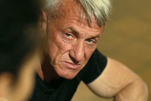 Ganó el Óscar, pero Sean Penn no fue a la gala porque estaba con el presidente de Ucrania. Allí le dieron un premio alternativo: "Es un tesoro"