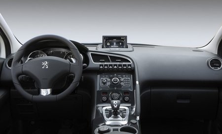 Peugeot-3008-HYbrid4-int-1