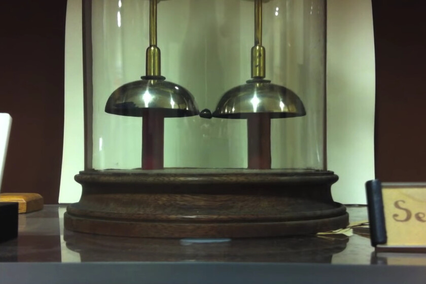 Hay una campana eléctrica en Oxford que lleva sonando 181 años gracias a una batería que nadie sabe de qué está hecha
