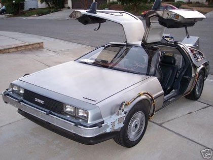 Un DeLorean con condensador de fluzo en eBay
