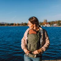 15 mochilas ergonómicas y portabebés que harán más cómodas tus vacaciones de verano en la playa, la montaña o la ciudad 