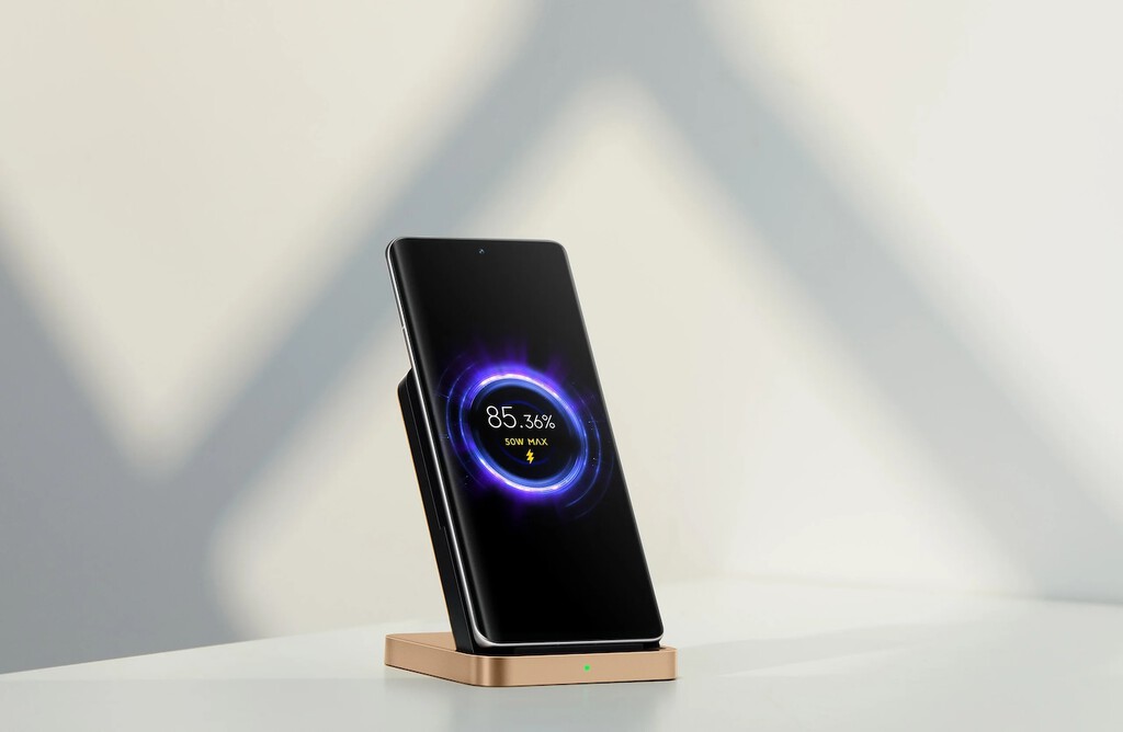 La carga inalámbrica por fin se pone seria: el nuevo estándar Qi2 llega a 25W y promete jubilar a los cables