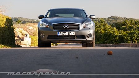 Infiniti M35h