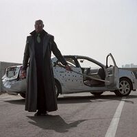 Matrix Reloaded jugaba en otra liga: crearon una autopista real y destrozaron 300 coches para una de las mejores persecuciones de la historia del cine 