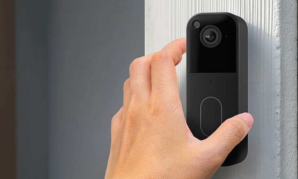 Controla todas las entregas en casa y mira quién llama a la puerta sin levantarte del sofá gracias a este videotimbre Blink 