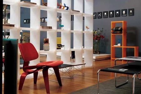 Posibilidades decorativas de una estantería modular de polipropileno