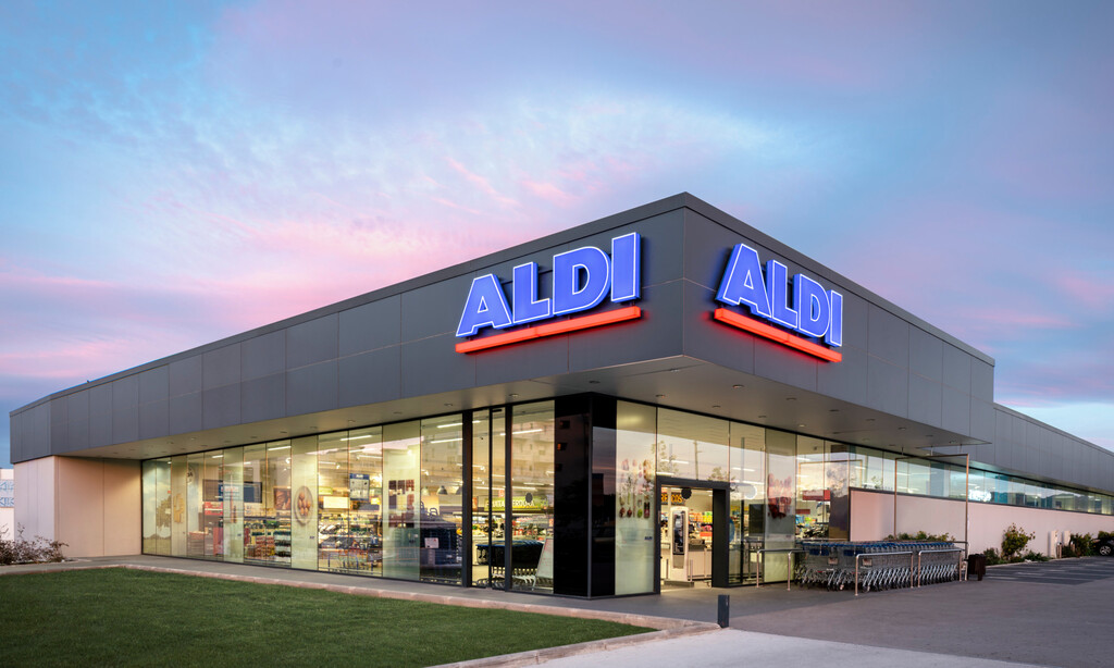El sábado llega a Aldi el dispositivo de limpieza perfecto (y rebajado) para eliminar las manchas del sofá y tapicería 