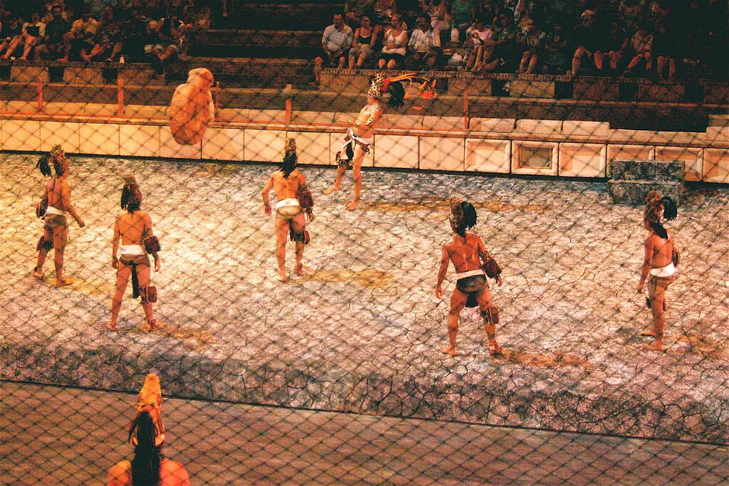 Los mayas jugaban al fútbol. Y ahora sabemos que bajo las canchas enterraban una sorpresa alucinógena 