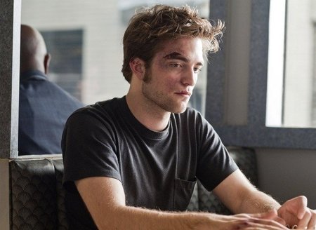 Robert Pattinson se enerva: "¡Que te pego, leche!"