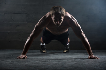 Entrena tu cuerpo al completo en casa con estas tres rutinas Crossfit