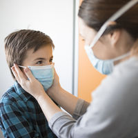 Solo un 3,4% de los niños infectados por coronavirus contagió a alguien de su entorno durante el confinamiento, según un estudio