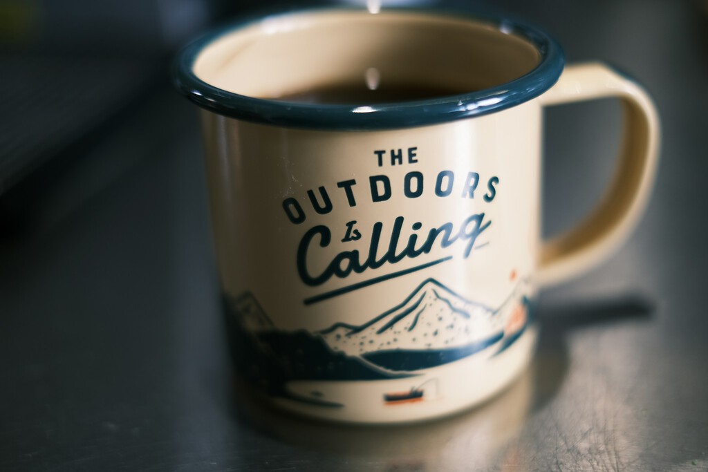 Sin moderneces, ni baterías: así es la cafetera portátil de toda la vida por poco más de 8 euros que prepara hasta seis tazas