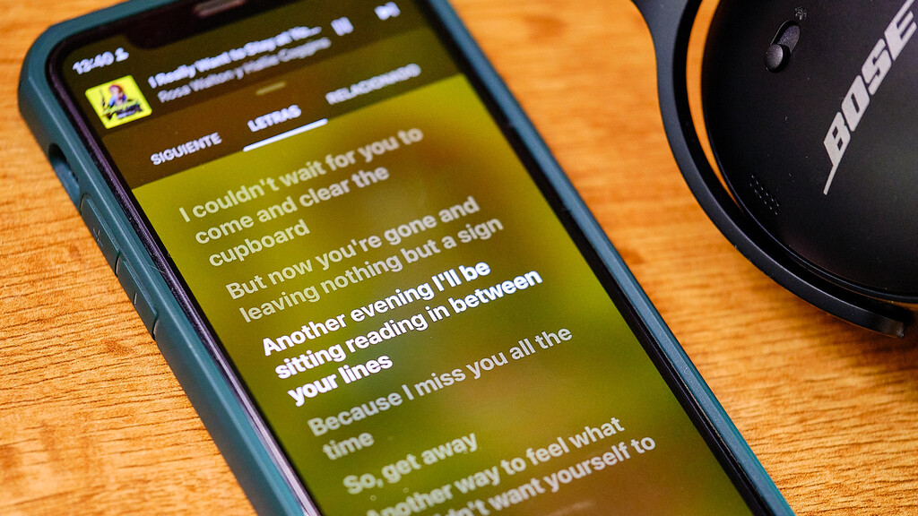 YouTube Music quiere que cantes: estrena formato de letras, aunque no en todas las canciones 