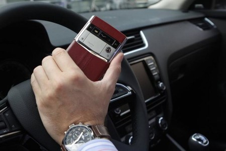 Adiós a Vertu, cierra el fabricante de los teléfonos más caros y extravagantes
