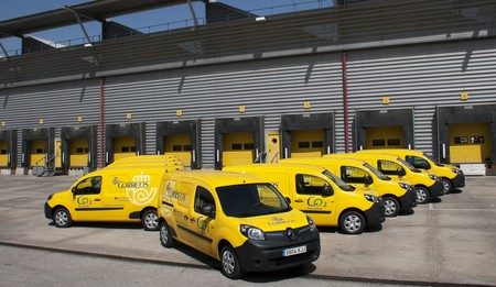 Correos busca 289 furgonetas diésel para el reparto porque "no hay vehículos eléctricos" adecuados