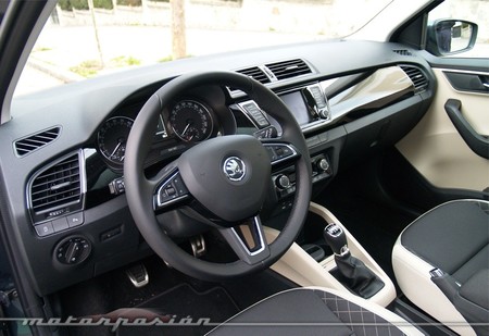 Skoda Fabia 2015 1000 11