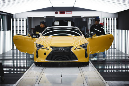 El Lexus LC europeo ya se fabrica en Japón con mimo digno de los mejores cortadores de sushi