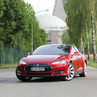 Los Tesla más antiguos podrían quedarse fritos por un problema en su memoria flash