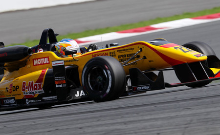 Mitsunori Takaboshi y Nobuharu Matsushita vencen en la Fórmula 3 japonesa en Fuji