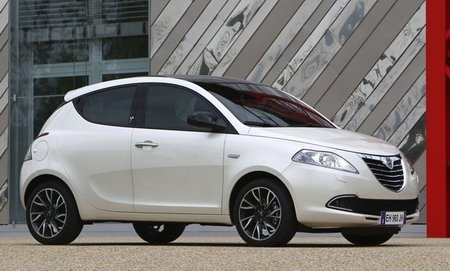 Lancia-Ypsilon-2011-22
