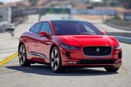 Jaguar I-Pace pisa el cielo de los 500 km de autonomía por carga con esta actualización