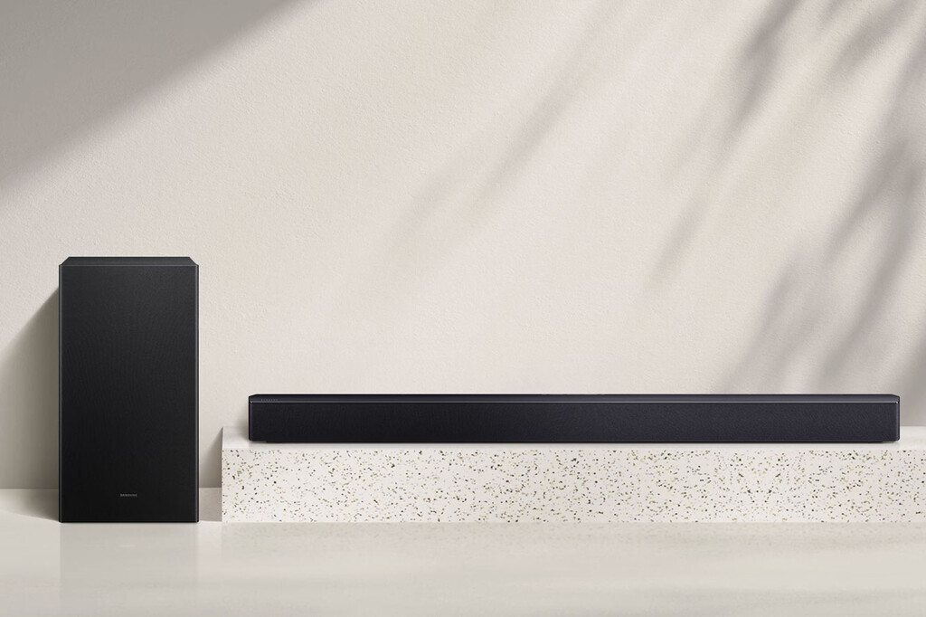 Subwoofer inalámbrico, Dolby Atmos y un precio de risa. Con barras de sonido a este precio, no hay excusa para no tener cine en casa 