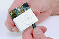 El iPod shuffle 2G, desmontado