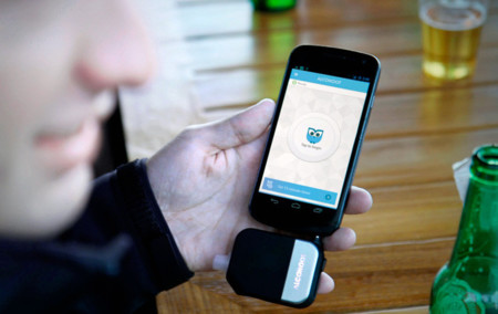 Alcohoot, el alcoholímetro que se conecta a tu iPhone