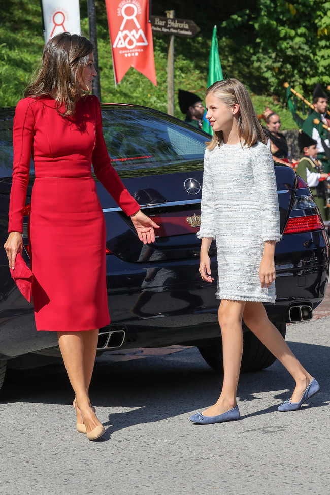 Dona Letizia Y Leonor