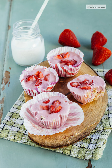 Cupcakes de granola y yogurt helado. Receta de postre fácil