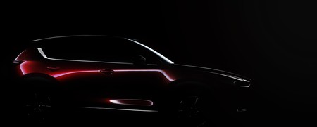 Bajo esas sombras está el Mazda CX-5 que conoceremos en el Salón de Los Ángeles