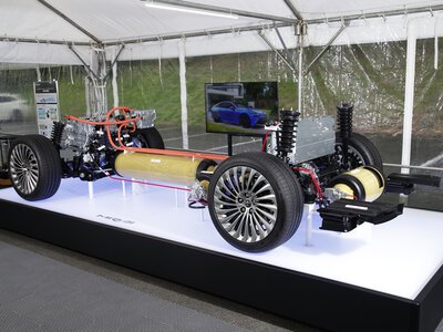 Recorrido pieza a pieza a través de un vehículo de pila de combustible de hidrógeno 