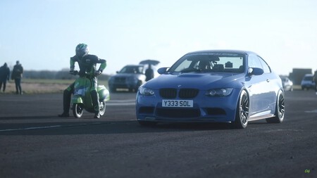 Bmw M3 Vs Vespa 003