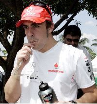 Alonso no asiste a la rueda de prensa FIA