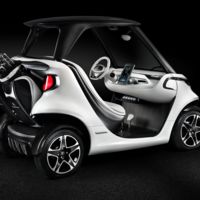 ¿Te gusta el golf? ¿Qué te parecería transportarte por el green en el Style Edition Garia Golf Car de Mercedes-Benz?