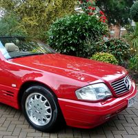 Este inmaculado Mercedes-Benz SL500 de 1996 tiene sólo 128 km, ¡porque su dueña perdió las llaves!