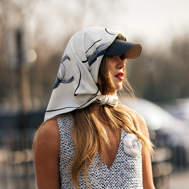 Springfield tira el precio del bolso de rafia XXL ideal para que no te falte de nada este verano: ahora vale menos de 21 euros