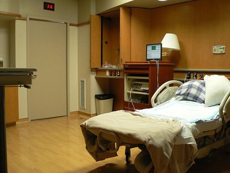 Acusan de homicidio a unos padres cuyo hijo muere tratado sólo con homeopatía