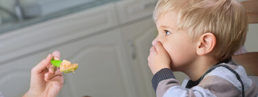 Estas son las frases que no deberías decir jamás a un niño que no quiere comer
