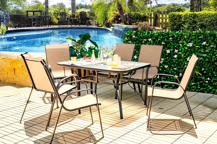 Este lunes llega a Leroy Merlin el set de muebles para nuestro jardín con mesa y muchísimas sillas a mitad de precio
